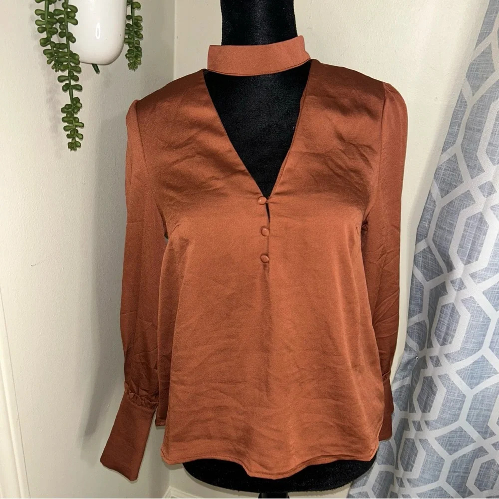 Rustic brown keyhole blouse by Essue